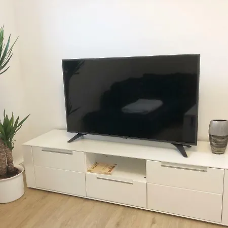 Hugo18 Boardinghouse *