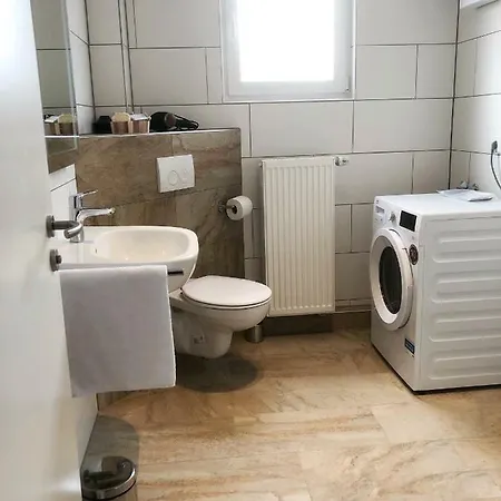 Hugo18 Boardinghouse Apartment Kandel