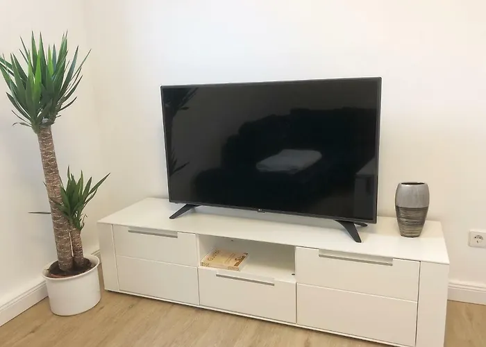 Hugo18 Boardinghouse *