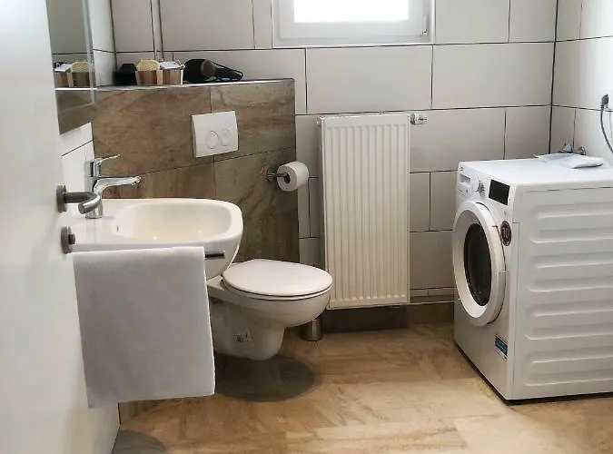 Hugo18 Boardinghouse Apartamento Kandel