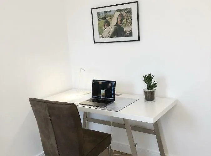 Hugo18 Boardinghouse