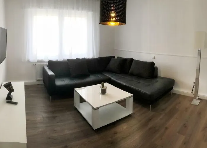 Hugo18 Boardinghouse